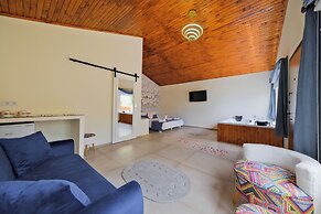 Larimar Suite Hotel