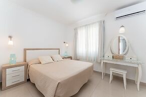 Billy's Puerto de Mogán Apartments by LIVVO