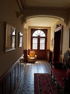 Chez Louise