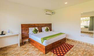 Treebo Lands End Beach Resort Morjim