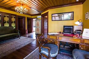 Kokkino Spiti Boutique Hotel