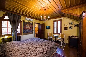 Kokkino Spiti Boutique Hotel