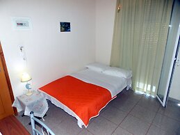 Nikos Apartments