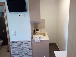 Nikos Apartments