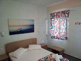 Nikos Apartments