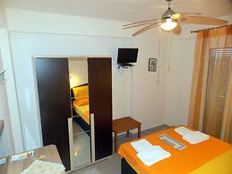Nikos Apartments