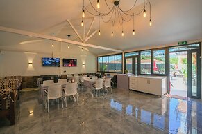 Mut Hotel