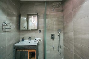 Mut Hotel