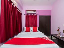 OYO 11379 Jams Guest House