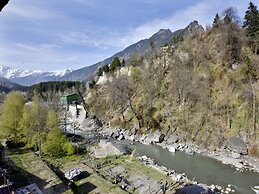 OYO 12271 Avenue Manali