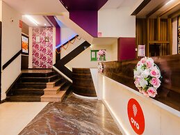 OYO 11855 Phoenix Hotel