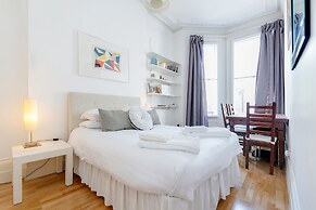 Philbeach Balcony- 2bed flat in Earls Ct