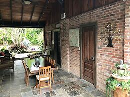 Rainforest Inn