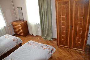Dachi Inn