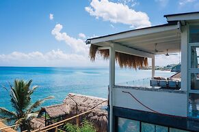 Mahi Mahi Villa & Suites
