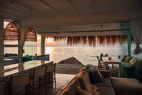 Mahi Mahi Villa & Suites