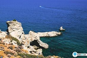 Grande Blue Suites with private bay