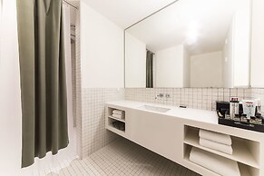 Hotel 498