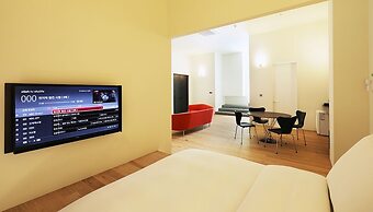 Hotel 498