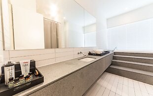 Hotel 498