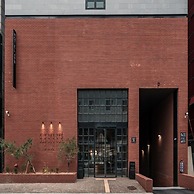 Hotel 498