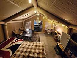 Hotel 498