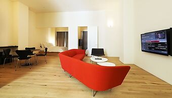 Hotel 498