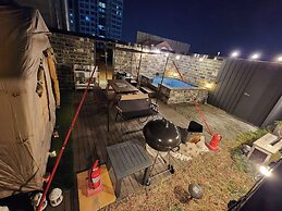 Hotel 498