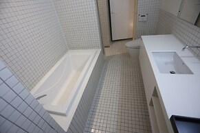 Hotel 498