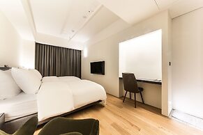 Hotel 498