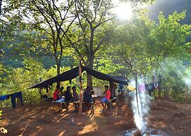Meemure isabulana resort - Hostel