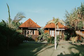 Dini DNusa Lembongan