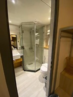 Cuna Hotel