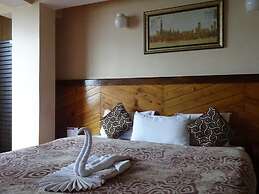 Hotel White Yak