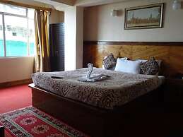 Hotel White Yak