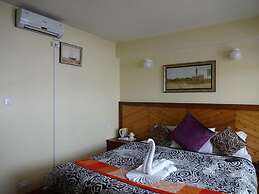 Hotel White Yak
