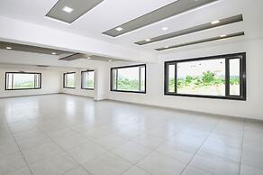 Crimson Park Shripriya Hotel