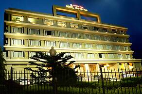 Crimson Park Shripriya Hotel