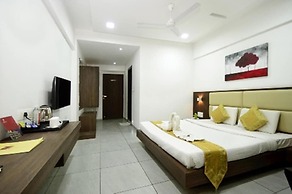 Crimson Park Shripriya Hotel