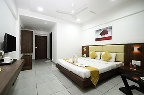 Crimson Park Shripriya Hotel