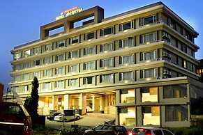 Crimson Park Shripriya Hotel