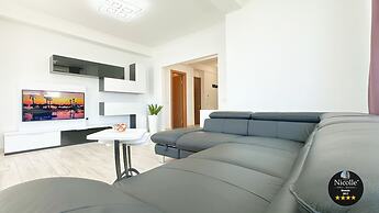 Deluxe Nicolle Solid Residence Mamaia