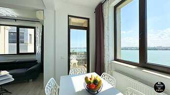 Deluxe Nicolle Solid Residence Mamaia
