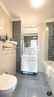Deluxe Nicolle Solid Residence Mamaia