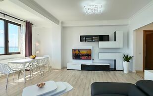 Deluxe Nicolle Solid Residence Mamaia