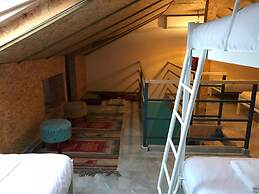 The White Hill Guest House - Hostel