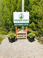 Escarpment Heights Motel