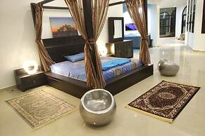 Emirates Hills Lake View Villa