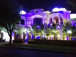 Emirates Hills Lake View Villa
