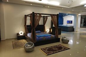 Emirates Hills Lake View Villa